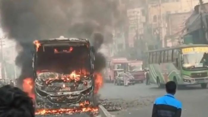 গাজীপুরে বাস ও মটর সাইকেলের সংঘর্ষে আগুন